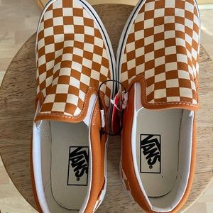 Checkered slip-on Vans (NWT) Mens 9